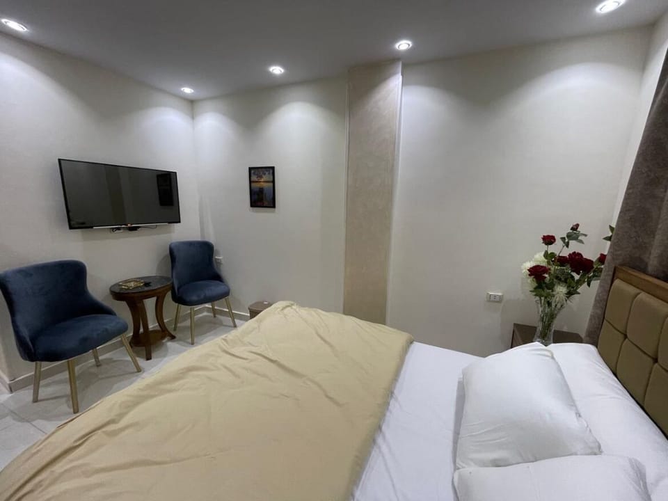 Standard Room | Minibar, desk, free WiFi, bed sheets