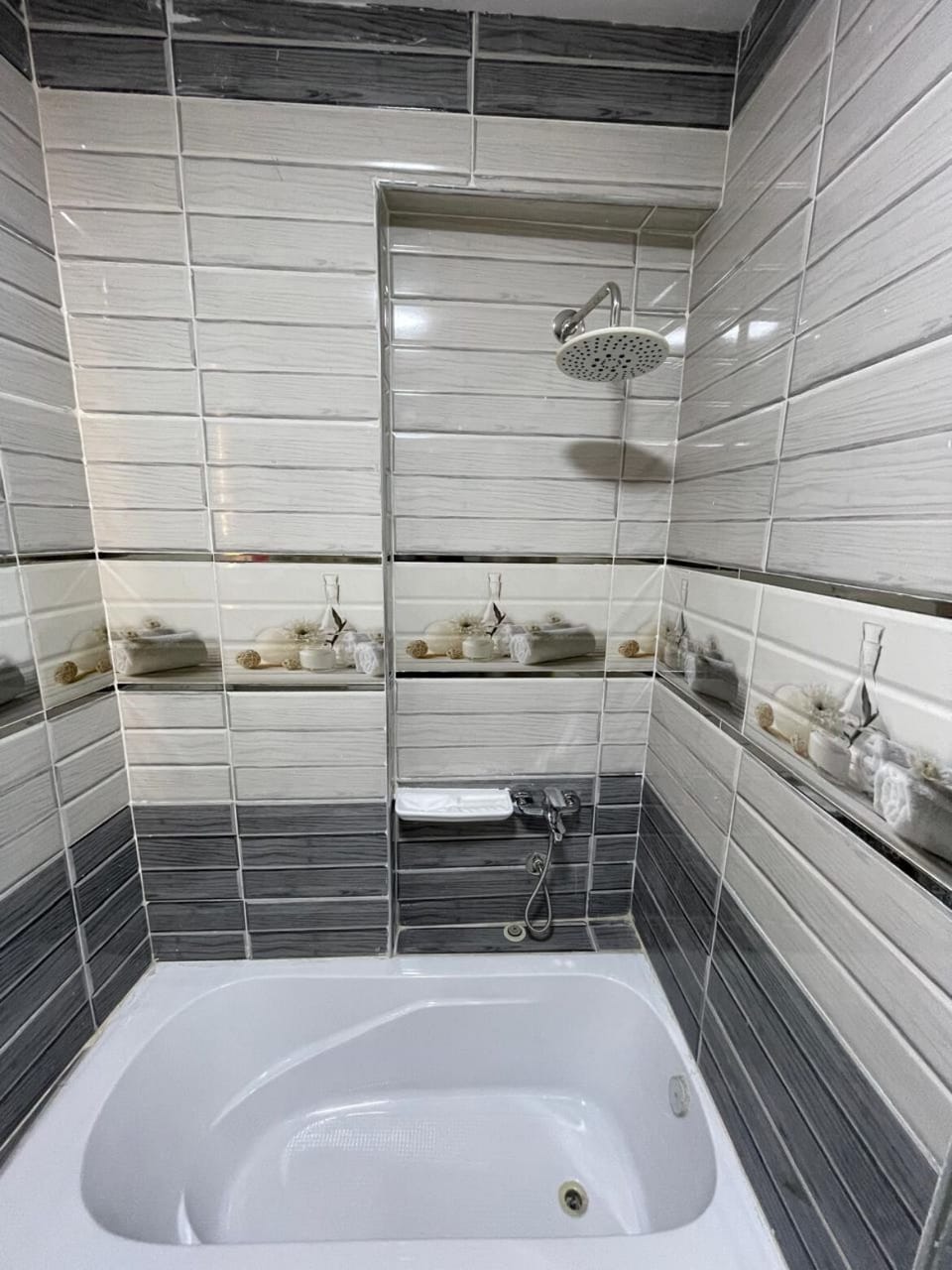 Standard Room | Bathroom | Free toiletries, hair dryer, slippers, bidet