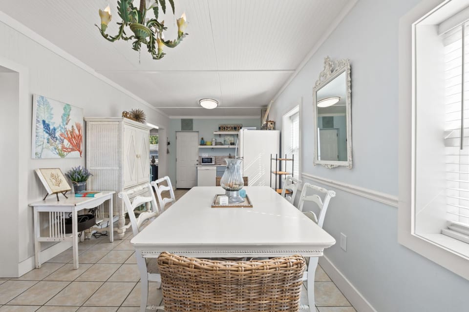 House, Ocean View | In-room dining