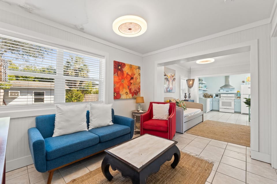 House, Ocean View | Living area | 33-inch Smart TV with digital channels, Netflix, Hulu