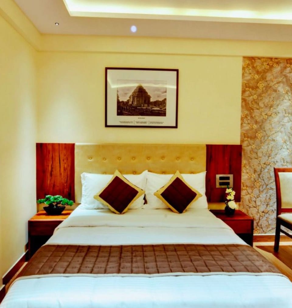 Basic Double or Twin Room | Desk, laptop workspace, iron/ironing board, free WiFi