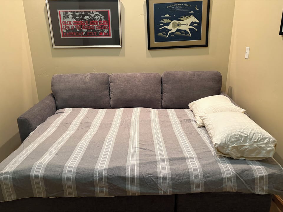 Sofa-sleeper in flex space