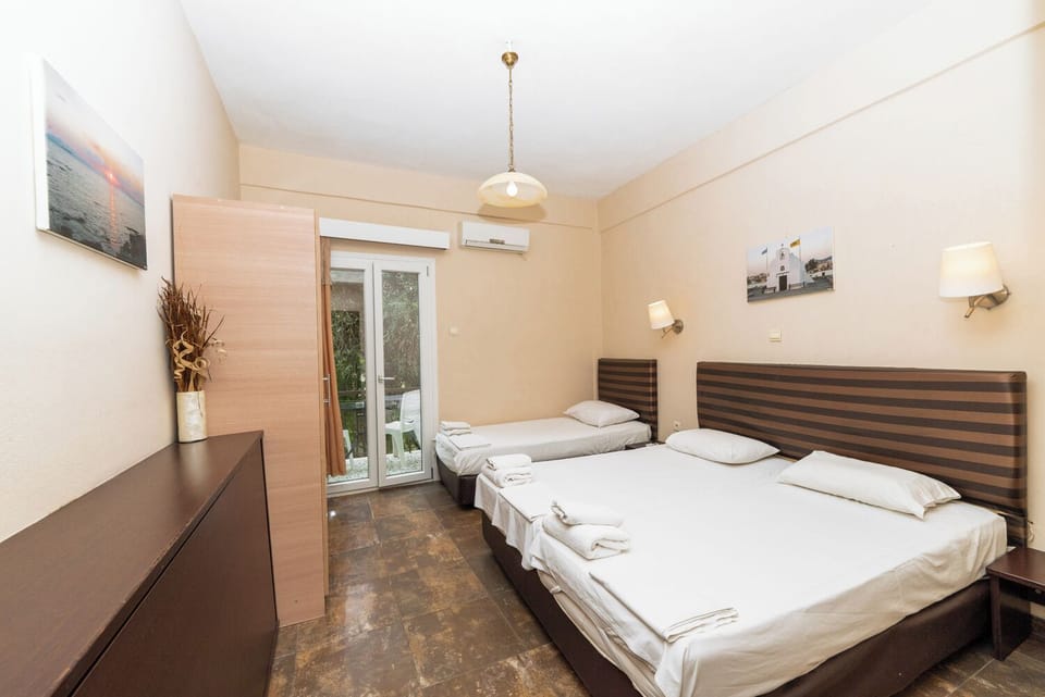 In-room safe, desk, soundproofing, iron/ironing board