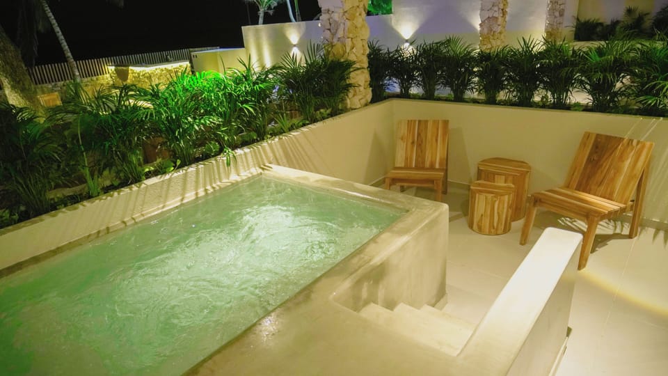Luxury Suite, Patio | Free WiFi