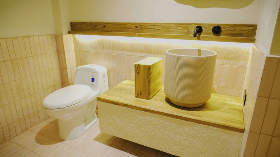 Deluxe Studio Suite | Free WiFi