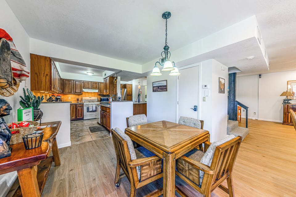 House, Multiple Beds, Patio, City View (Unit 204) | Interior