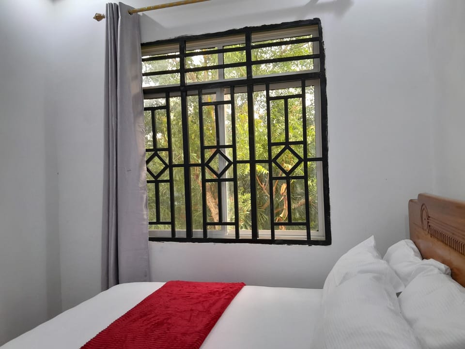 Standard Double Room | Desk, laptop workspace, free WiFi