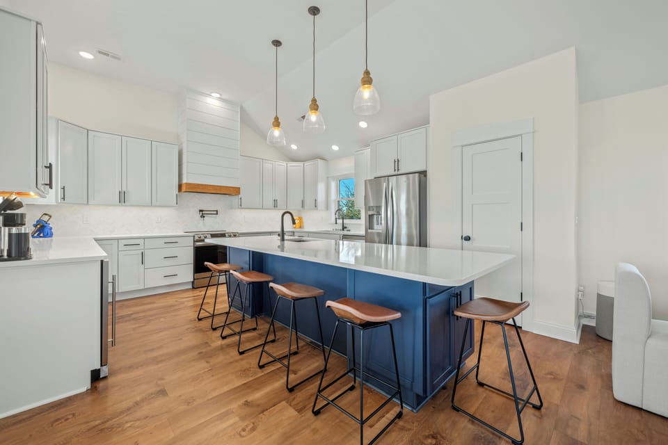 Kitchen Island - Top Level