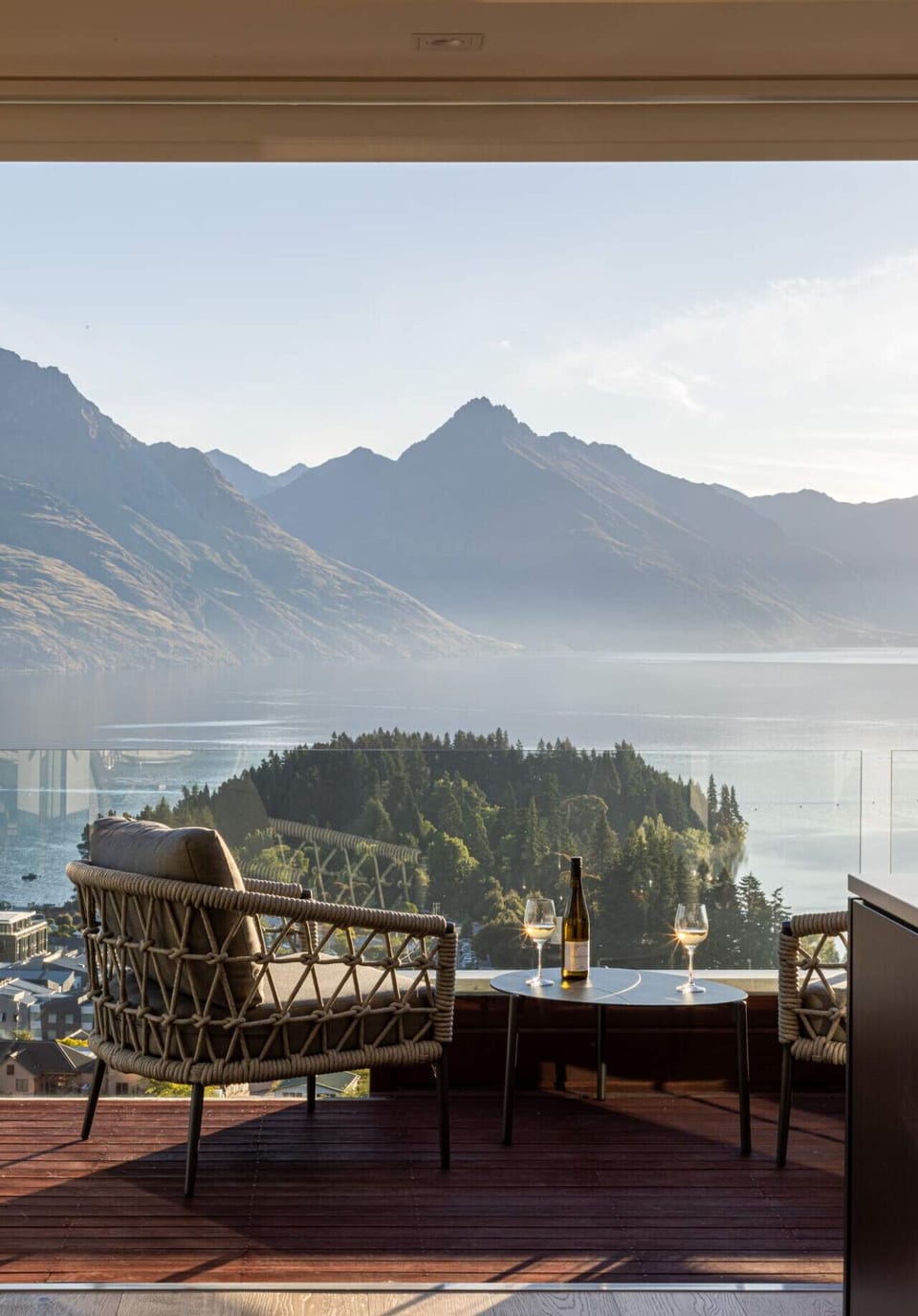 A sunny lake-facing balcony to enjoy