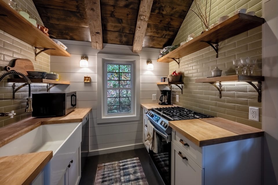 recently renovated kitchen with all modern amenities