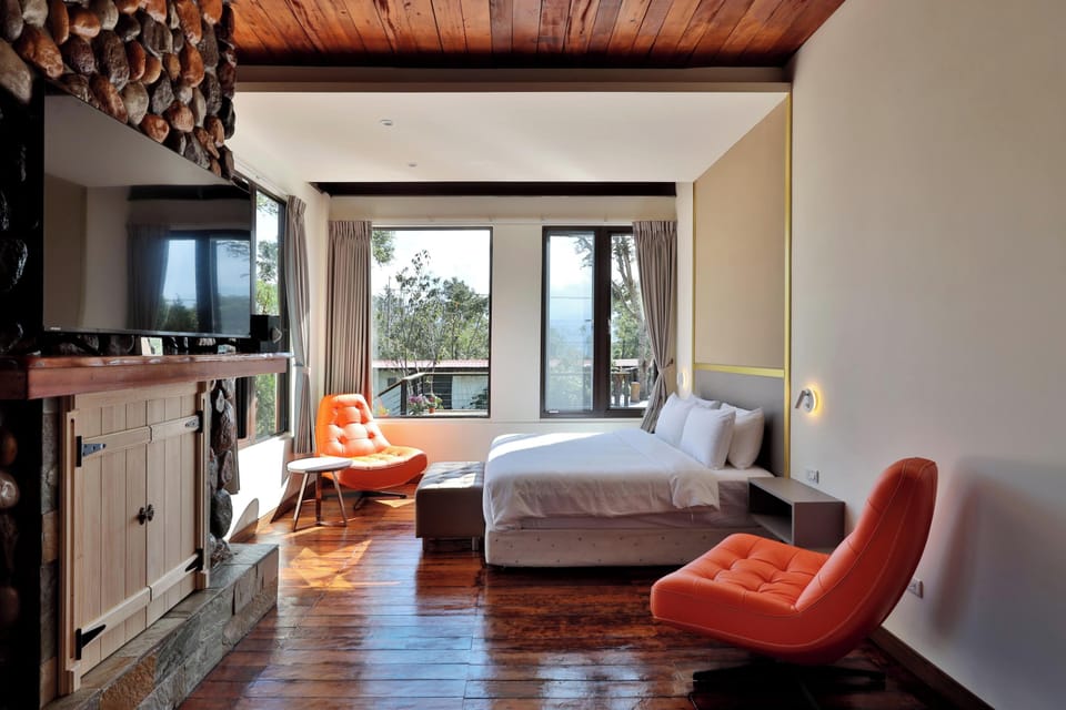 Deluxe Room | Select Comfort beds, individually decorated, individually furnished