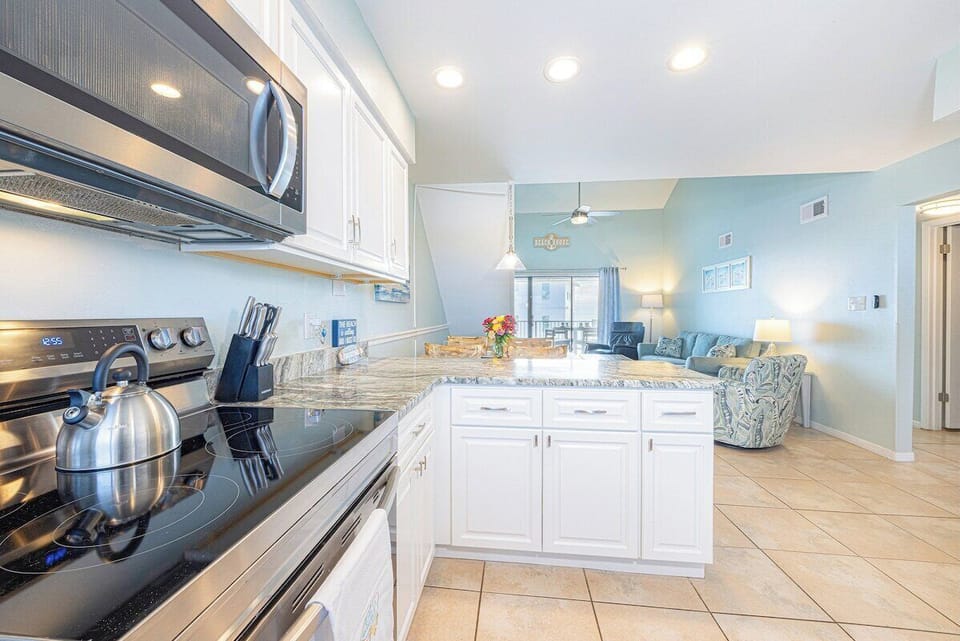 Fully Stocked Kitchen