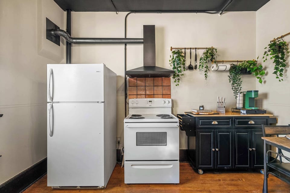 This kitchen has everything you need to enjoy your stay! 