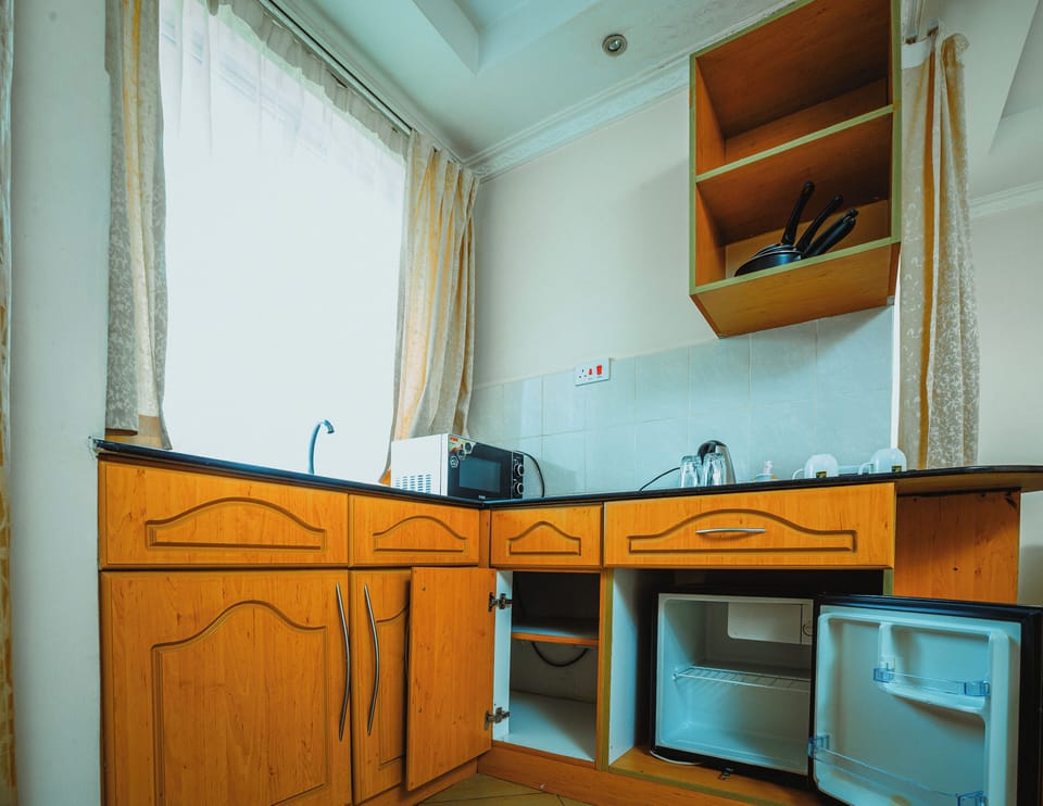 In-room safe, desk, laptop workspace, iron/ironing board