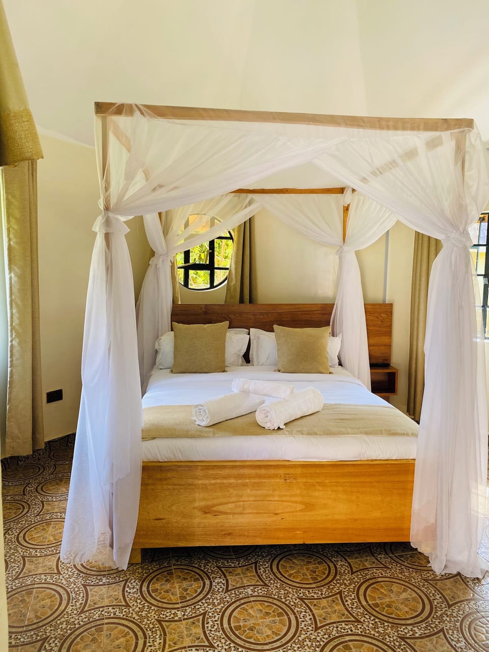 Basic Single Room | Iron/ironing board, free WiFi