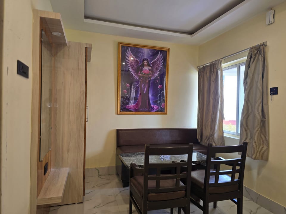 Family Cottage | In-room dining