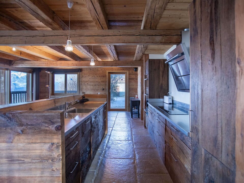 Wood, Hardwood, Plank, Flooring, Wood Stain, Ceiling, Beam, Wood Flooring, Natural Material, Plywood