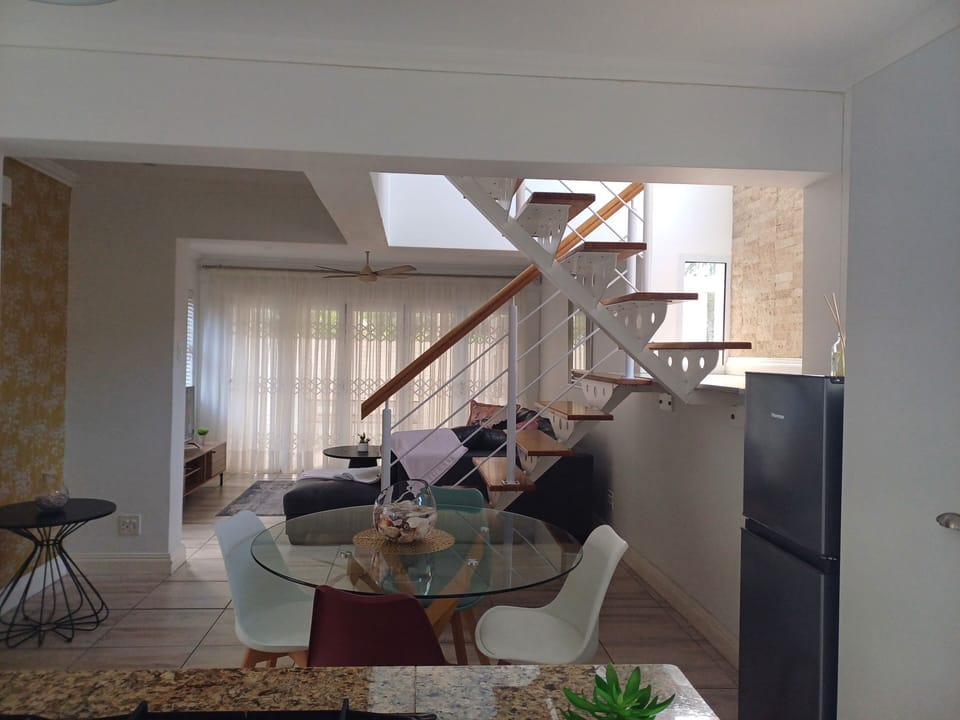 Apartment, 2 Bedrooms, Smoking, Balcony | Living room