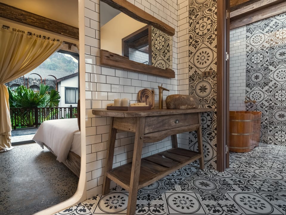 Basic Double Room, Pool View | Free minibar, soundproofing, free WiFi, bed sheets