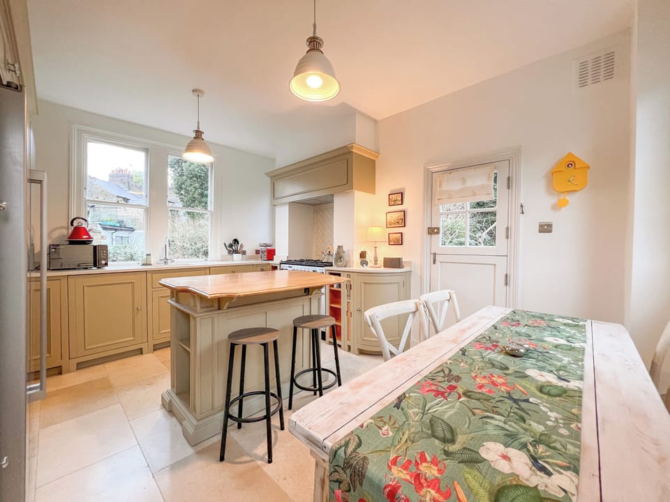 Condo | Private kitchen | Coffee/tea maker, electric kettle