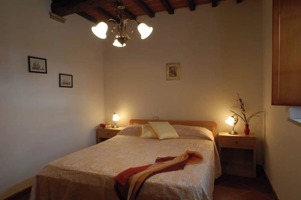1 bedroom, iron/ironing board, free WiFi