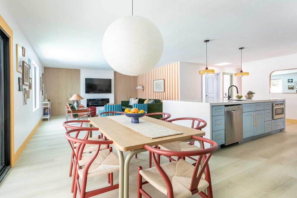 Gather, feast, and make memories! This stylish dining space is perfect for everything from morning coffee chats to epic dinner parties. - Dining Area - The Solano - Scottsdale, AZ