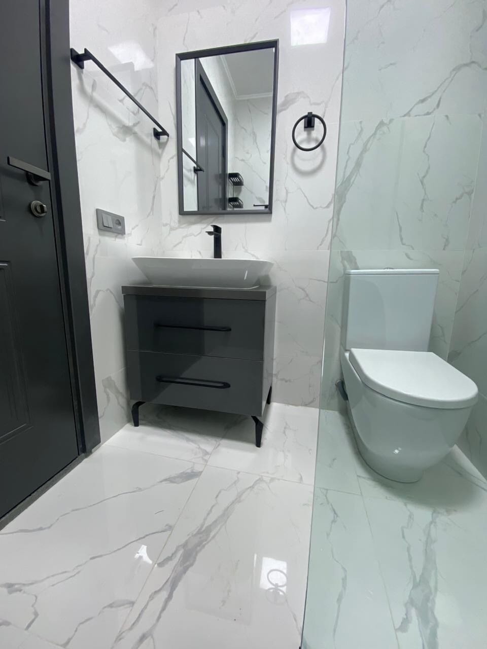 Deluxe Room, Garden View | Bathroom | Shower, free toiletries, hair dryer, bathrobes
