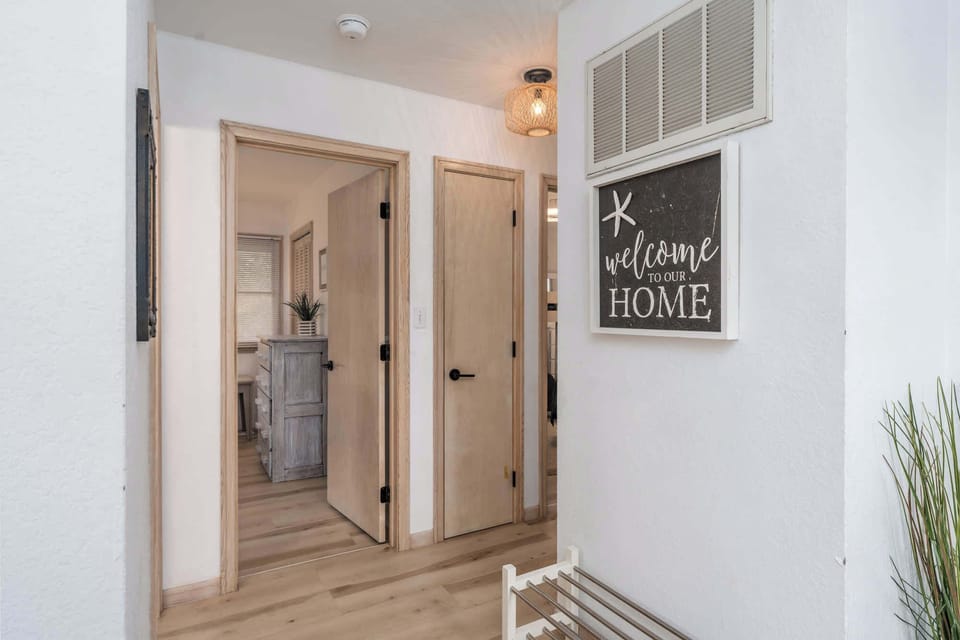 Hallway to bedrooms