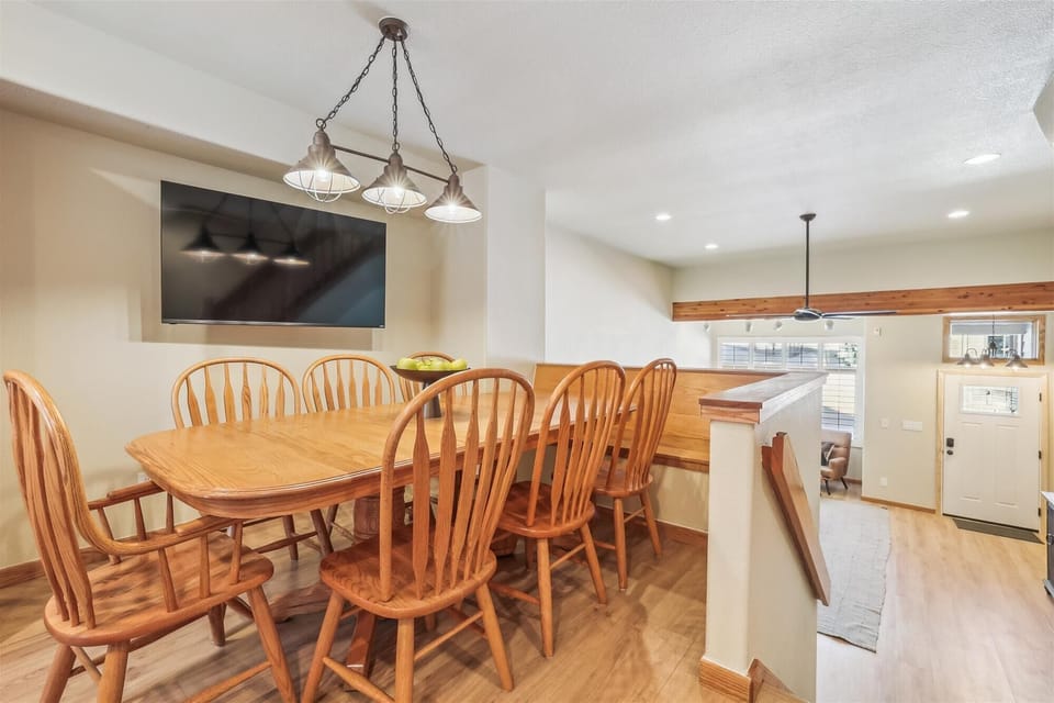 Dining Area, Cedars 24, Breckenridge Vacation Rental