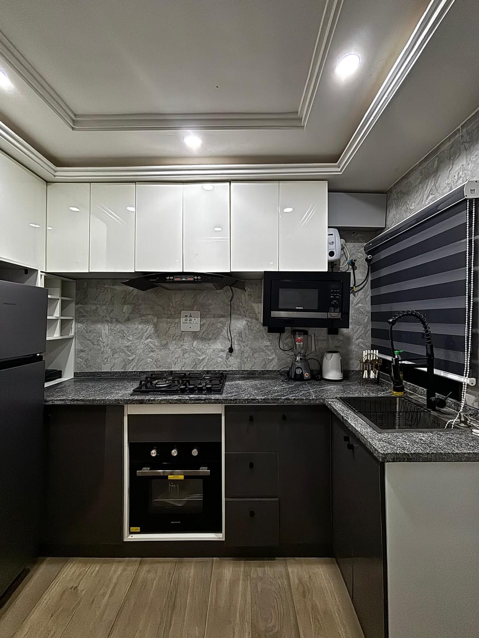 Deluxe Apartment, Balcony, City View | Private kitchen | Electric kettle