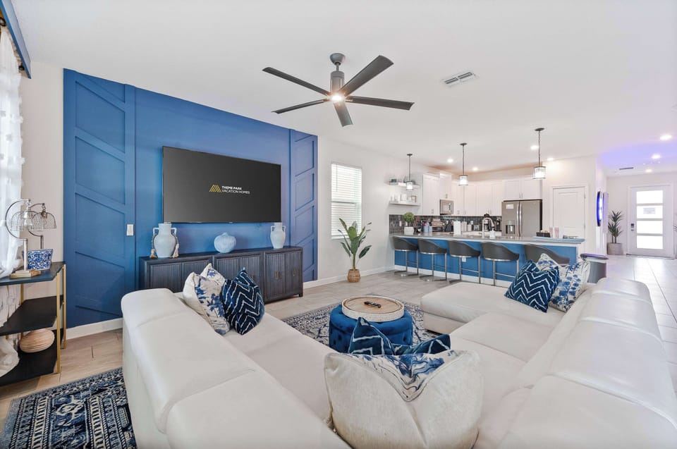 Beautiful modern and stylish living room with giant sectional couch 