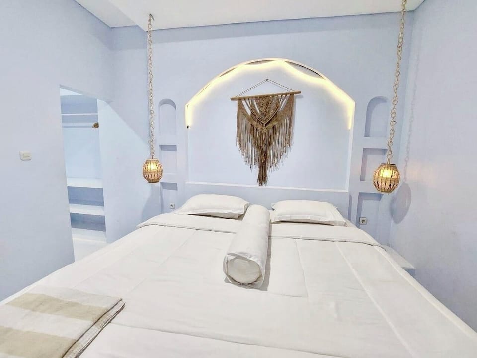 Executive Double Room | Desk, laptop workspace, free WiFi