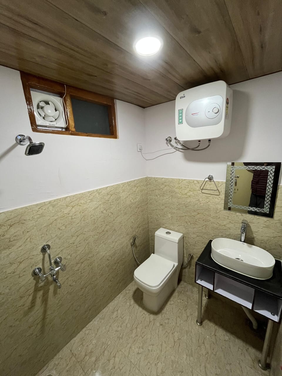 Family Cabin, 1 Bedroom, Smoking, Hill View | Bathroom | Shower, slippers, towels, soap