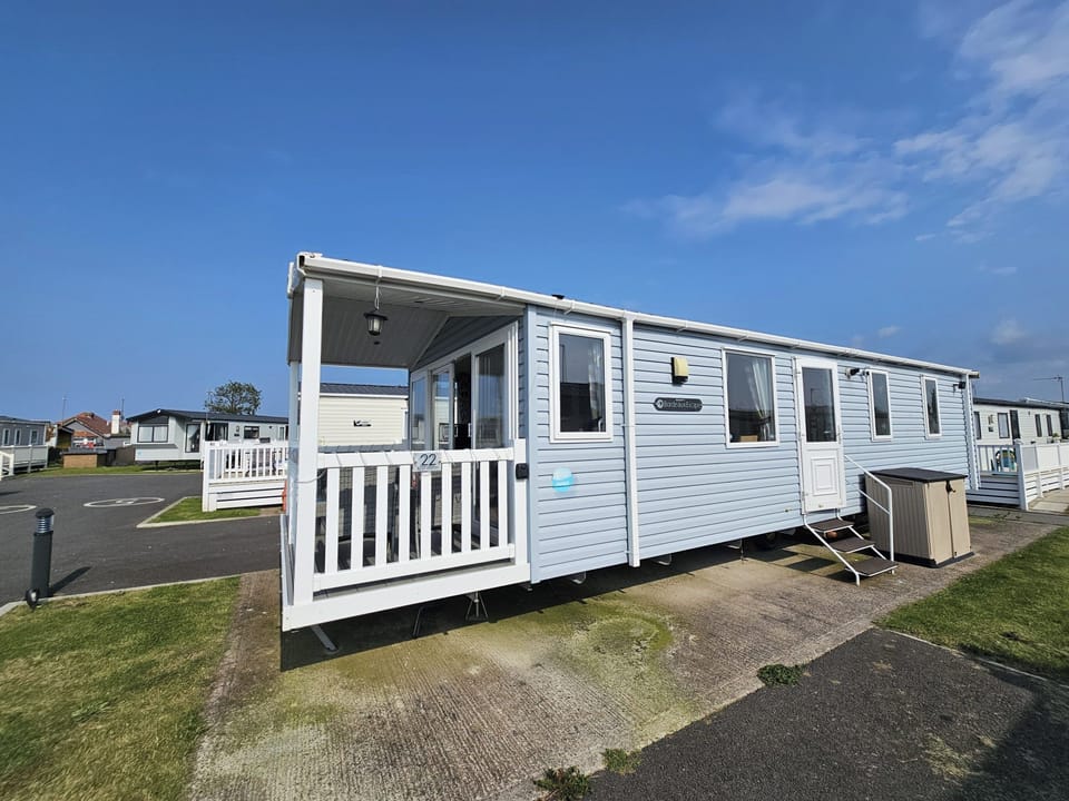 Cabin | Exterior