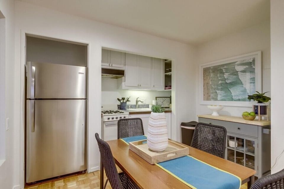 Apartment, 1 Queen Bed with Sofa bed, Patio, Partial Ocean View | 1 bedroom, individually decorated, individually furnished, bed sheets