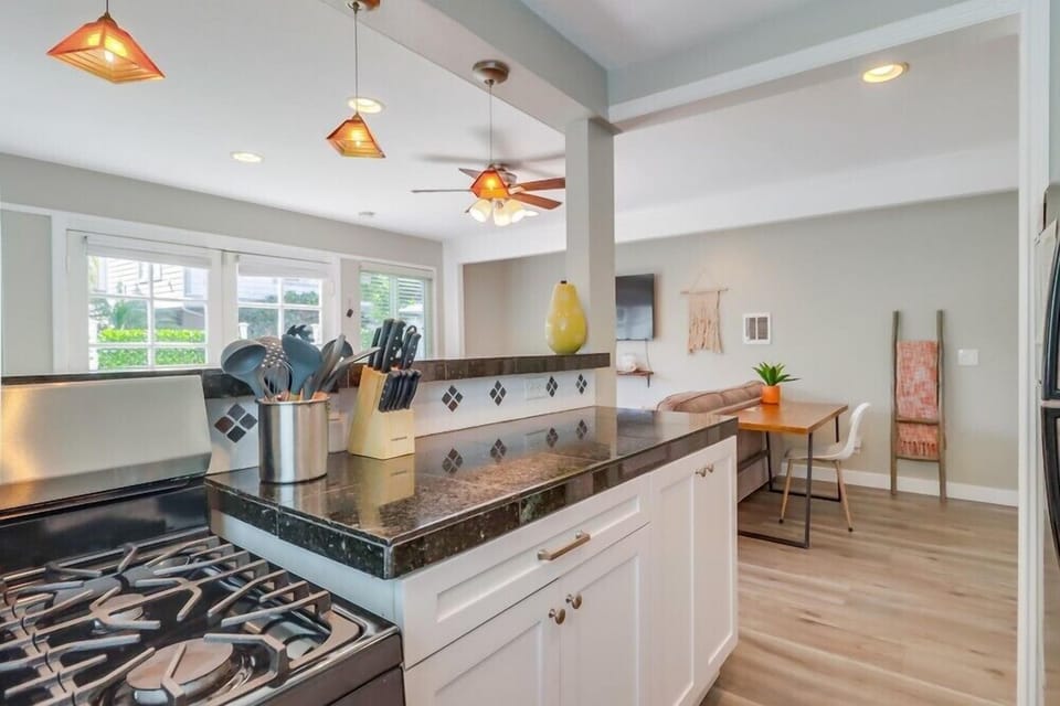 Apartment, Multiple Beds, Hot Tub, City View | Private kitchen | Coffee/tea maker