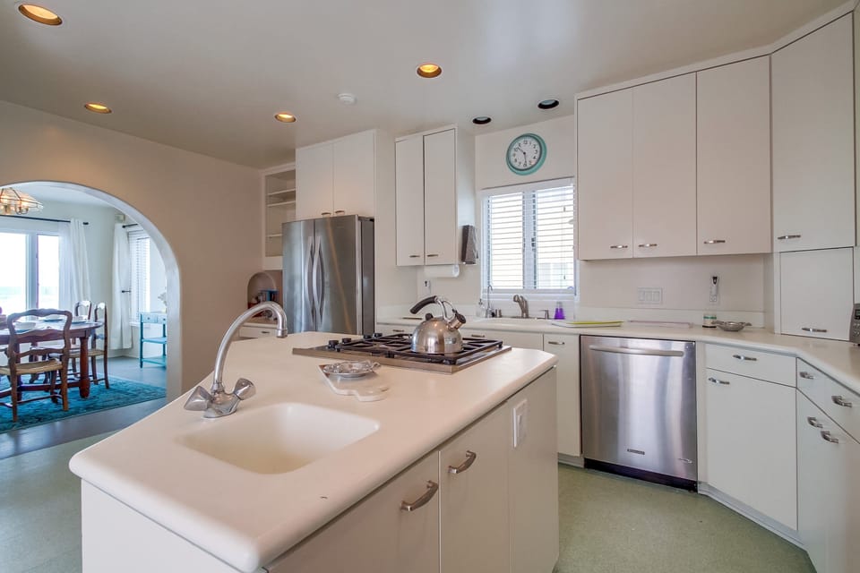 House, Multiple Beds, Patio, Ocean View | Private kitchen | Coffee/tea maker