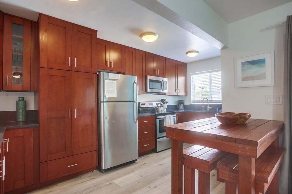 Apartment, Multiple Beds, Hot Tub, City View | Private kitchen | Coffee/tea maker
