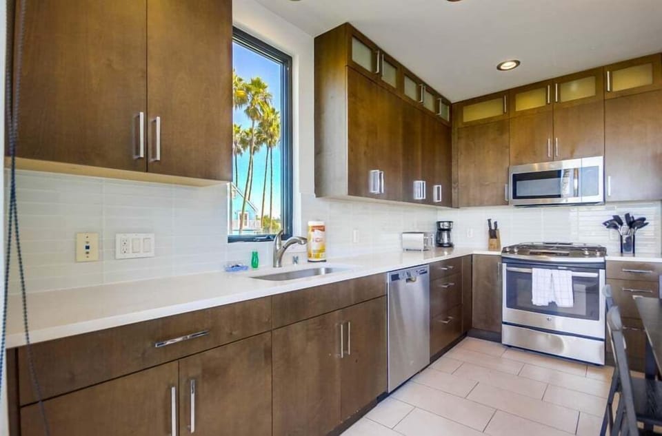 Condo, Multiple Beds, Balcony, Beach View | Private kitchen | Coffee/tea maker