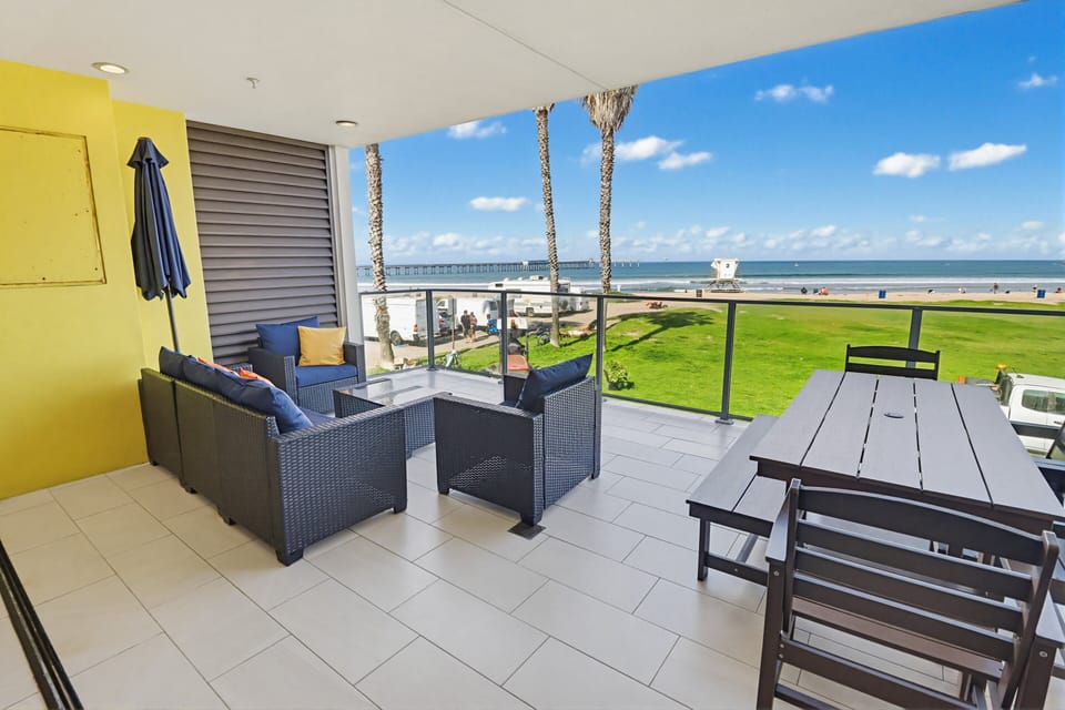 Condo, Multiple Beds, Balcony, Ocean View | Outdoor dining