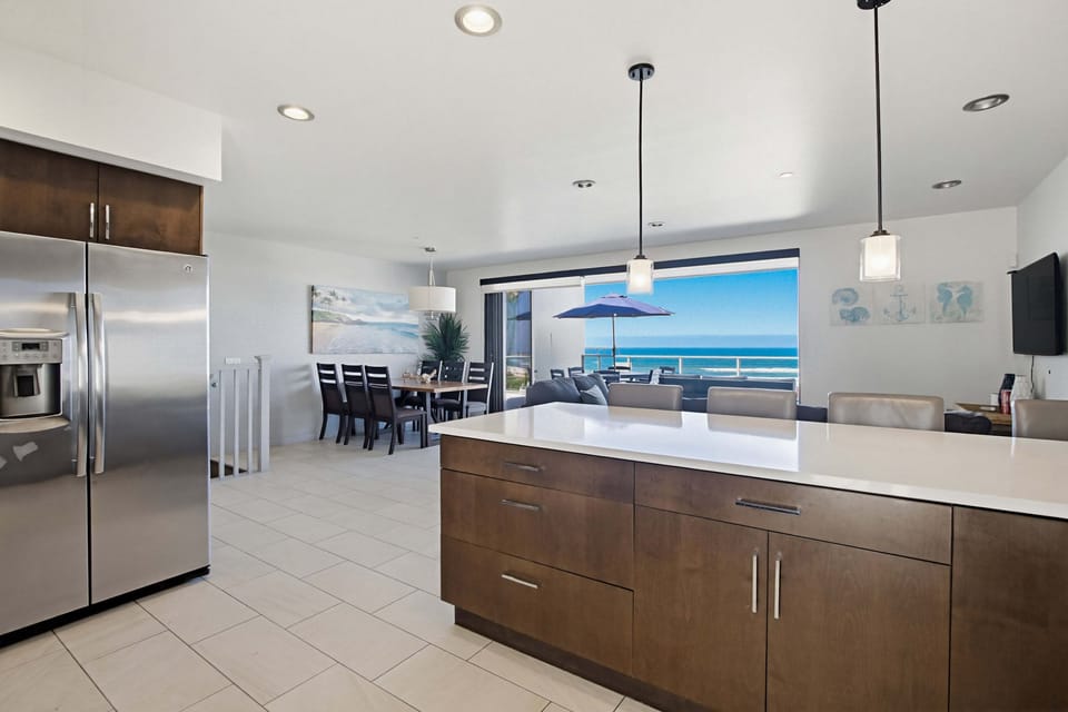 Condo, Multiple Beds, Balcony, Ocean View | Dining