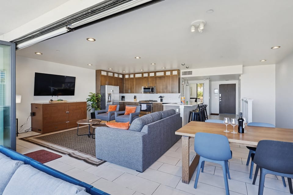Condo, Multiple Beds, Balcony, Ocean View | Interior