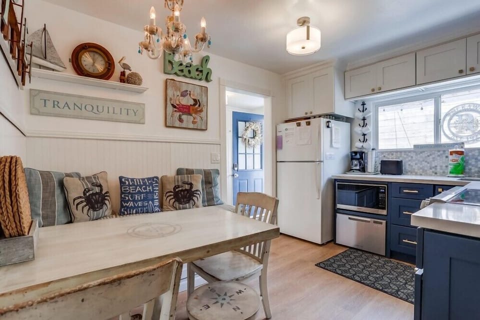 Cottage, Multiple Beds, Patio, Ocean View | Interior