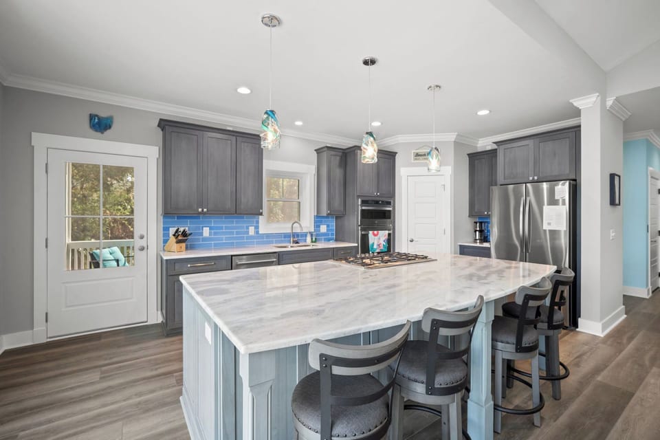 Kitchen with Large Island