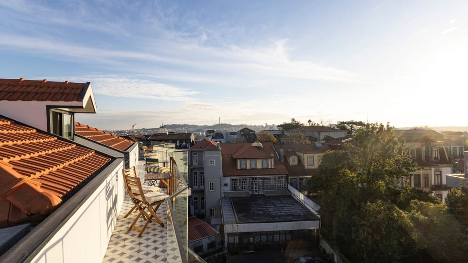 Enjoy a front-row seat to Porto’s charm from this inviting balcony—ideal for sipping, unwinding, and taking in the city views.
#PortoMagic #ScenicViews #RelaxAndUnwind