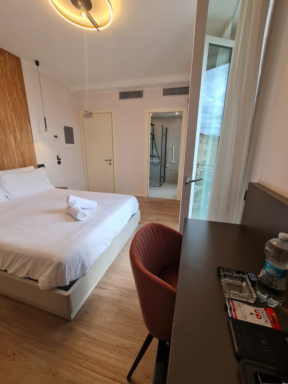 Deluxe Double Room | In-room safe, desk, soundproofing, iron/ironing board (on request)