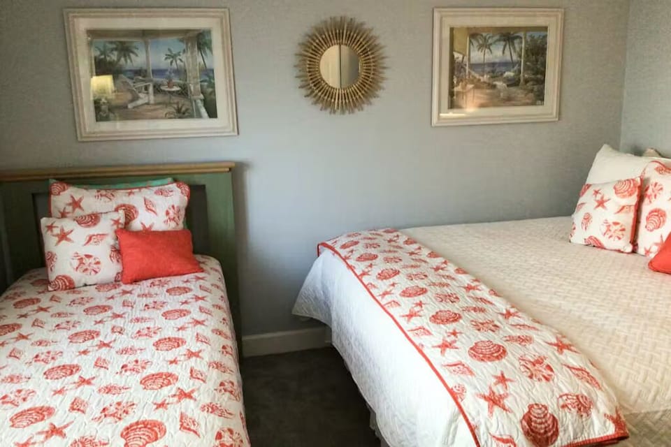 Guest Bedroom; 1 King, 1 Twin