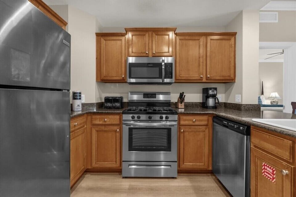 7697 Heritage Court Unit 101 (7).jpg