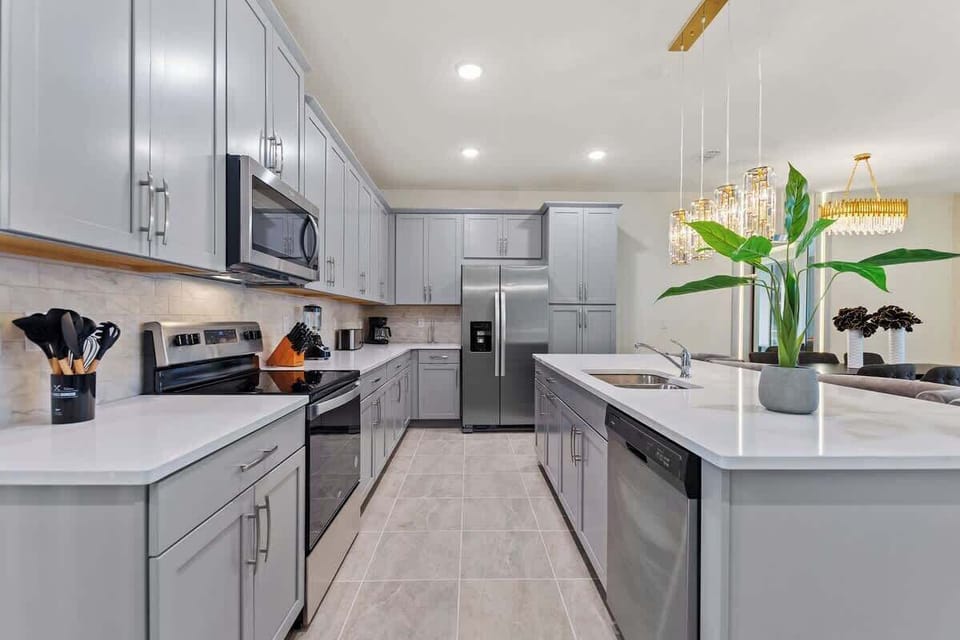 Fully stocked kitchen for all your cooking needs!