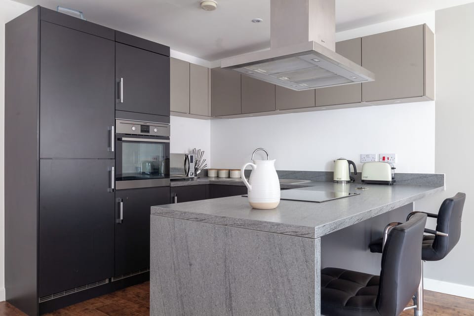 Apartment | Private kitchen | Fridge, microwave, oven, stovetop